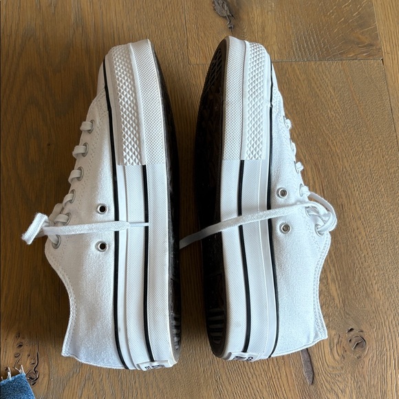 Converse Women’s All Star Platform Low Top Canvas Sneaker. Size 7.5 - Picture 3 of 6
